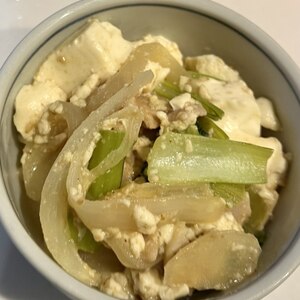 大豆たっぷり❤新玉ねぎと小松菜と豆腐の味噌炒め
